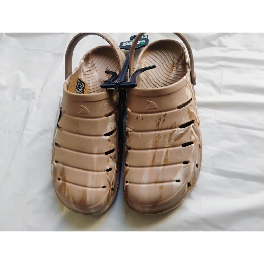 NWT Rugged Shark Men’s Size 12 Tan Rubber Clog Slippers Non-Slip Comfort Sandals